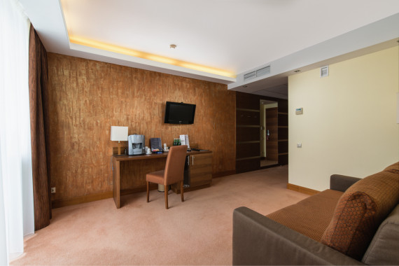 Semi-Luxury Quadruple Room